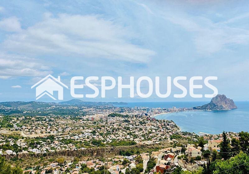 4 bedroom Villa for sale in Calpe / Calp with pool - € 1,550,000 (Ref: 10025341)