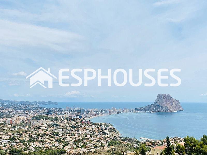 4 bedroom Villa for sale in Calpe / Calp with pool - € 1,550,000 (Ref: 10025341)