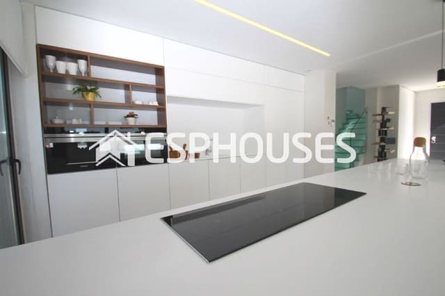 4 Zimmer Villa zu verkaufen in Campoamor, Orihuela mit Pool - 1.195.000 € (Ref: 10025345)