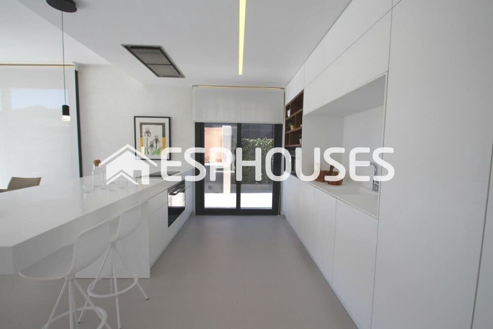 4 makuuhuone Huvila myytävänä paikassa Campoamor mukana uima-altaan - 1 195 000 € (Ref: 10025345)