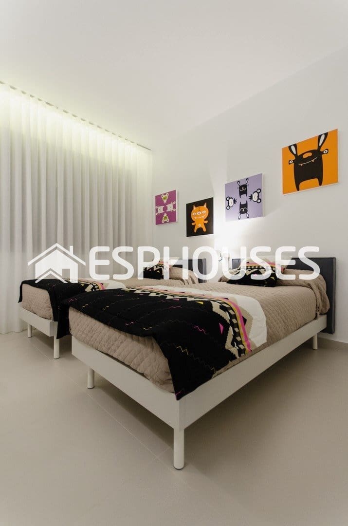 4 makuuhuone Huvila myytävänä paikassa Campoamor mukana uima-altaan - 1 195 000 € (Ref: 10025345)
