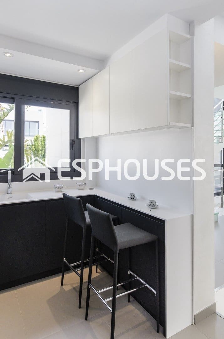 3 Zimmer Villa zu verkaufen in Campoamor mit Pool - 1.195.000 € (Ref: 10025346)