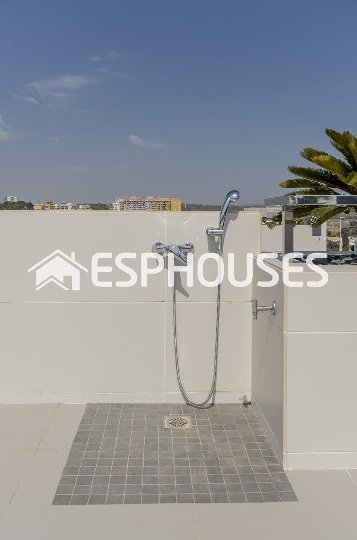 3 Zimmer Villa zu verkaufen in Campoamor mit Pool - 1.195.000 € (Ref: 10025346)