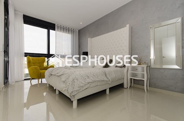 4 bedroom Villa for sale in Campoamor, Orihuela with pool - € 995,000 (Ref: 10025347)