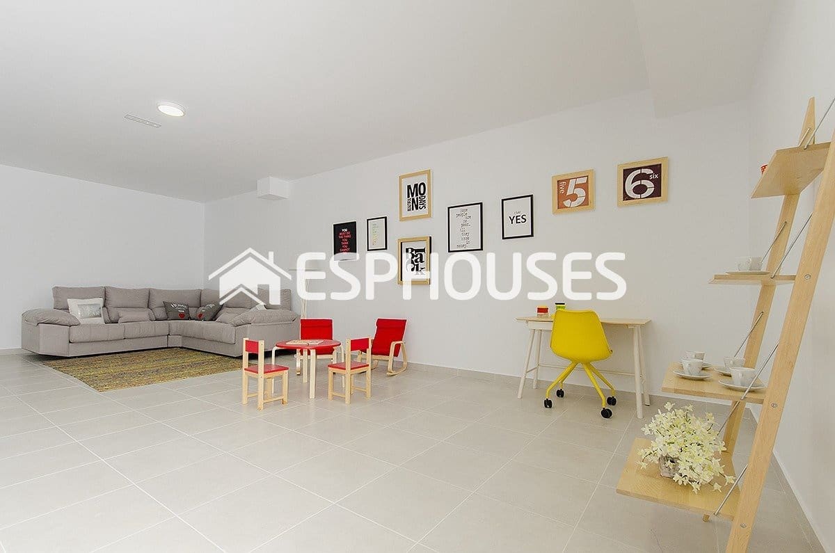 4 bedroom Villa for sale in Playa Honda with pool garage - € 790,000 (Ref: 10025348)