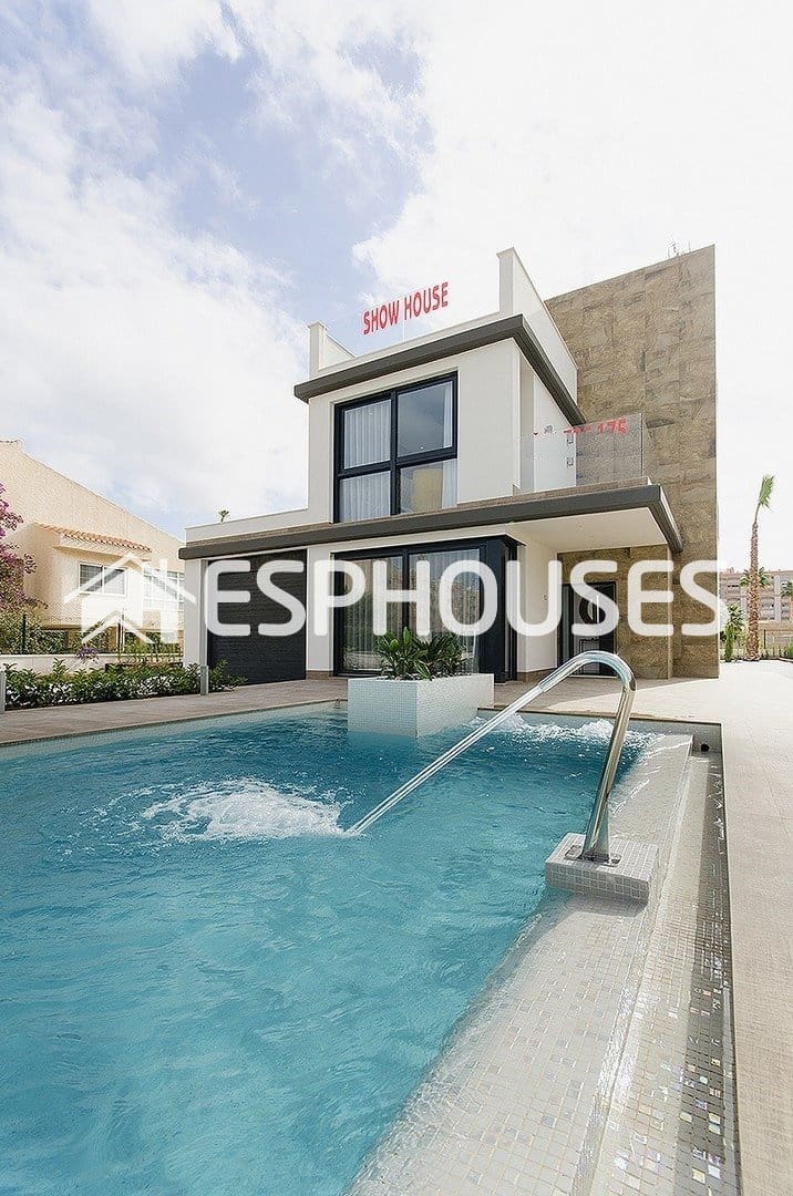 4 bedroom Villa for sale in Playa Honda with pool garage - € 790,000 (Ref: 10025348)