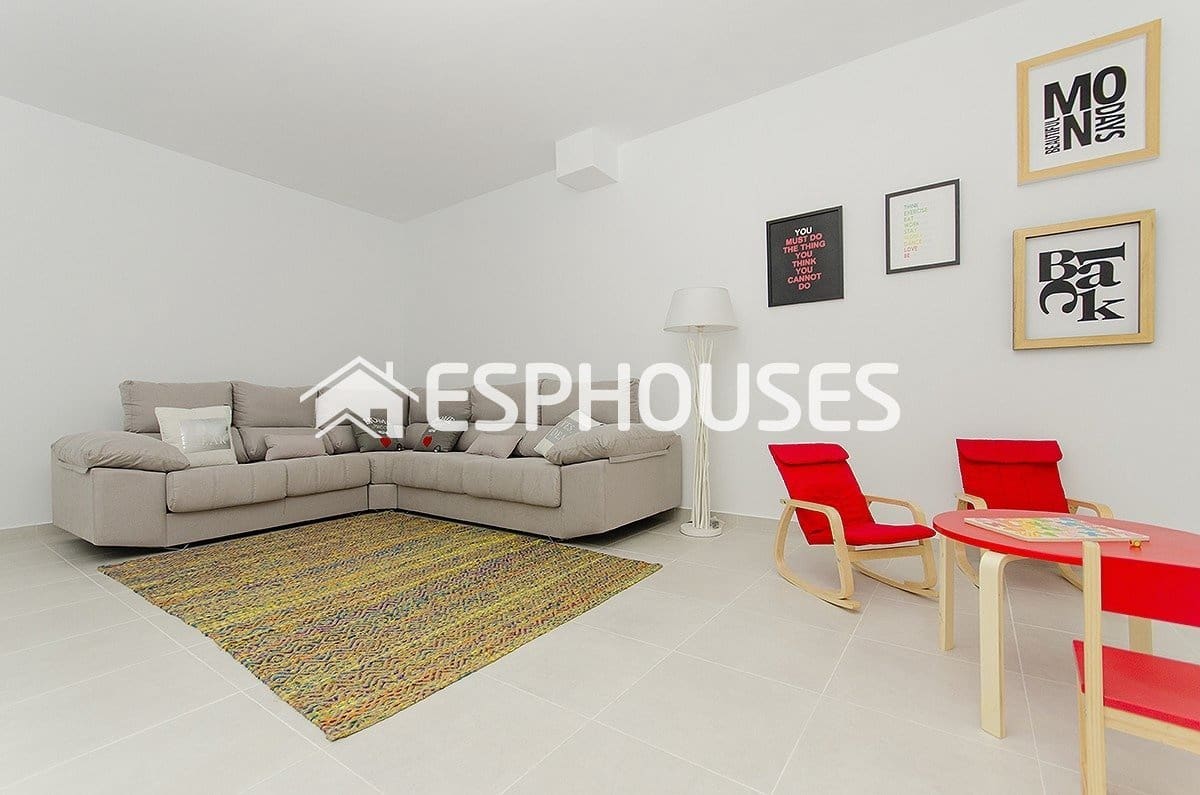 4 bedroom Villa for sale in Playa Honda with pool garage - € 790,000 (Ref: 10025348)