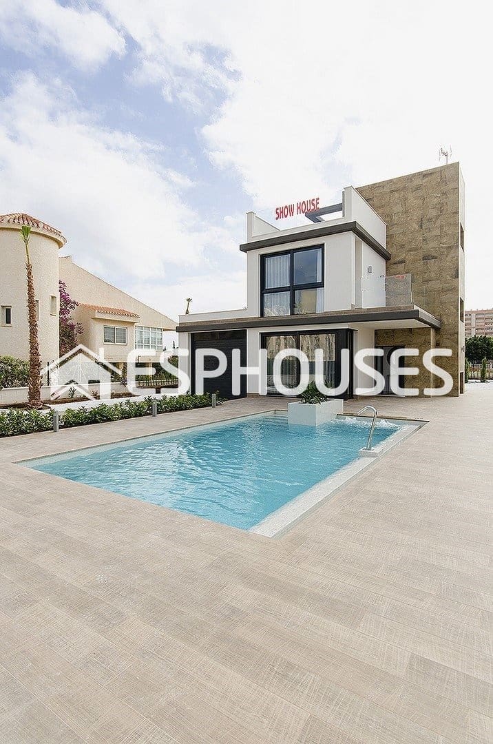 4 bedroom Villa for sale in Playa Honda with pool garage - € 790,000 (Ref: 10025348)