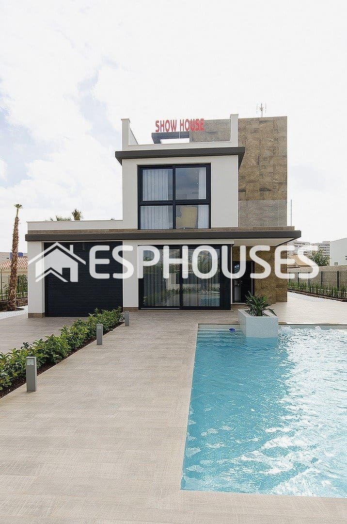 4 bedroom Villa for sale in Playa Honda with pool garage - € 790,000 (Ref: 10025348)