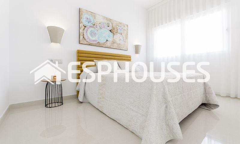 3 bedroom Villa for sale in Ciudad Quesada with pool garage - € 649,000 (Ref: 10025349)