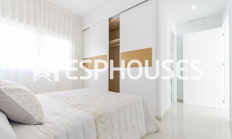 3 bedroom Villa for sale in Ciudad Quesada with pool garage - € 649,000 (Ref: 10025349)