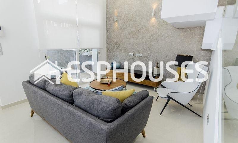 3 bedroom Villa for sale in Ciudad Quesada with pool garage - € 649,000 (Ref: 10025349)