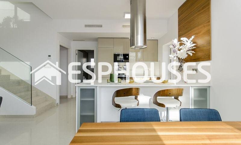3 bedroom Villa for sale in Ciudad Quesada with pool garage - € 649,000 (Ref: 10025349)