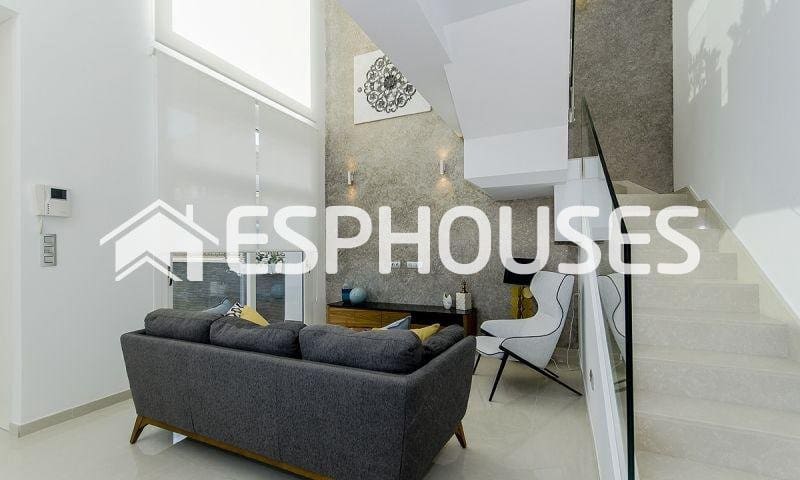 3 bedroom Villa for sale in Ciudad Quesada with pool garage - € 649,000 (Ref: 10025349)