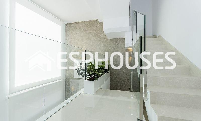 3 bedroom Villa for sale in Ciudad Quesada with pool garage - € 649,000 (Ref: 10025349)
