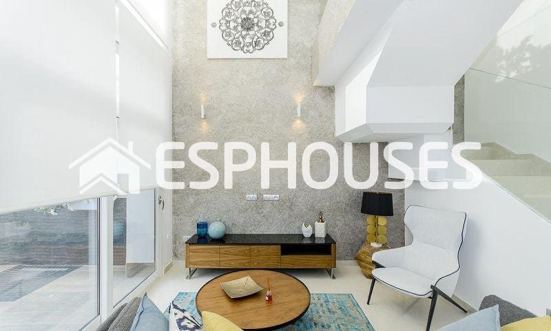 3 bedroom Villa for sale in Ciudad Quesada with pool garage - € 649,000 (Ref: 10025349)