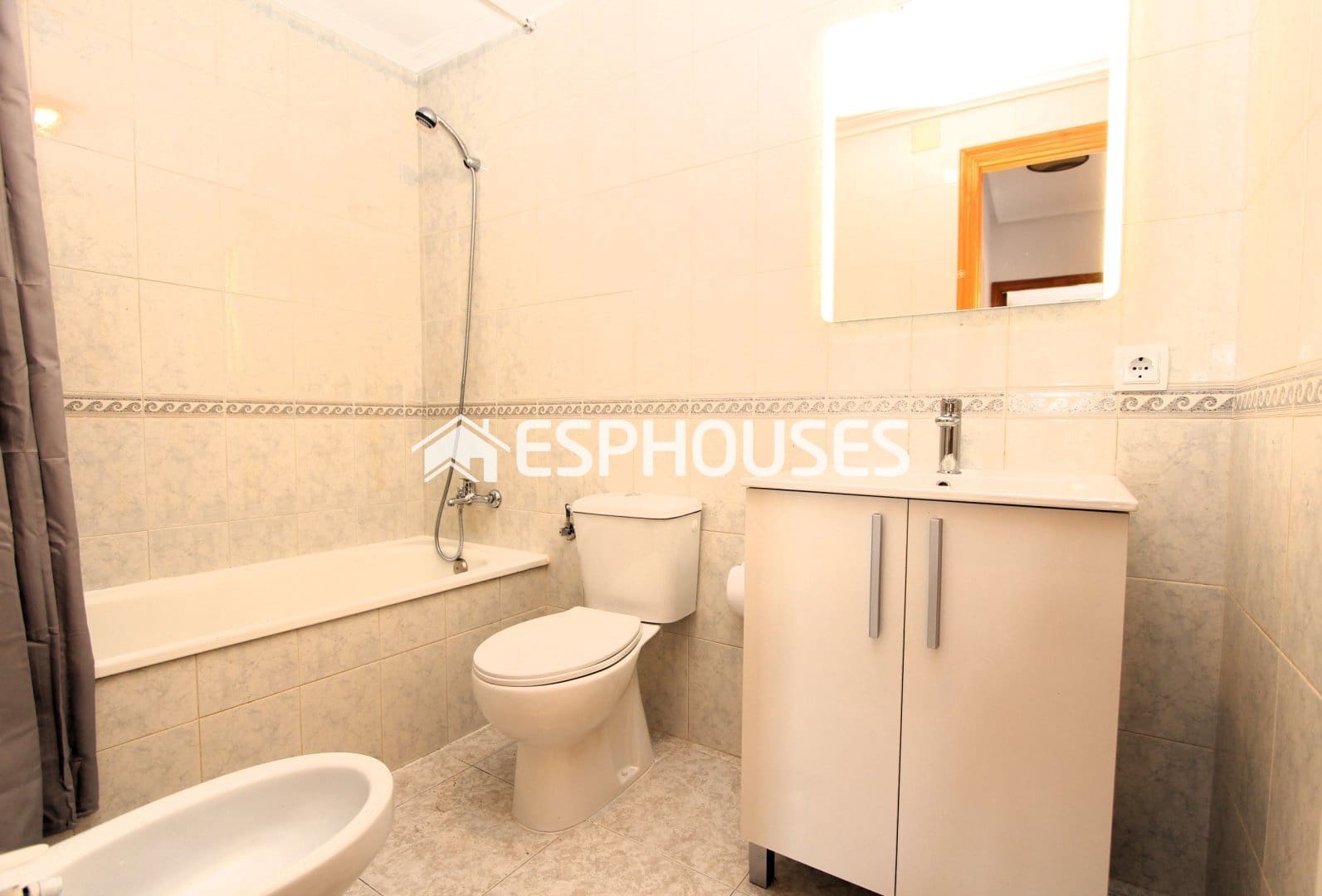 2 quarto Apartamento para venda em Guardamar del Segura com garagem - 169 000 € (Ref: 10026155)