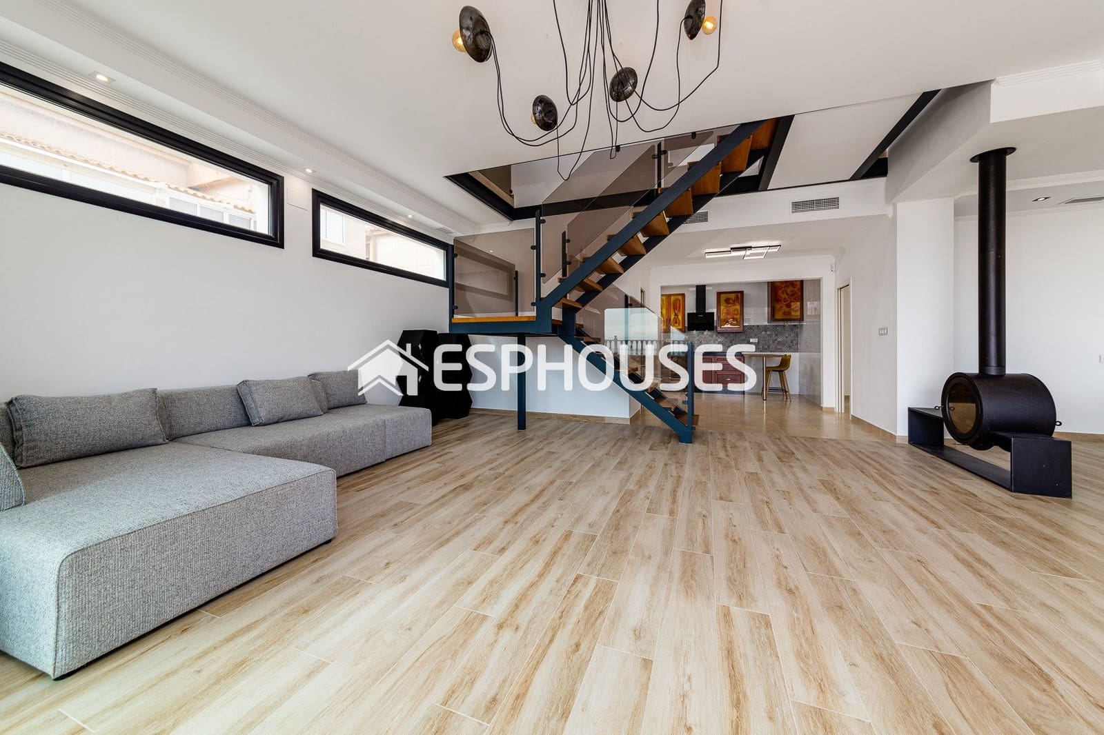 4 sypialnia Willa na sprzedaż w Torrevieja z basenem - 990 000 € (Ref: 10031651)