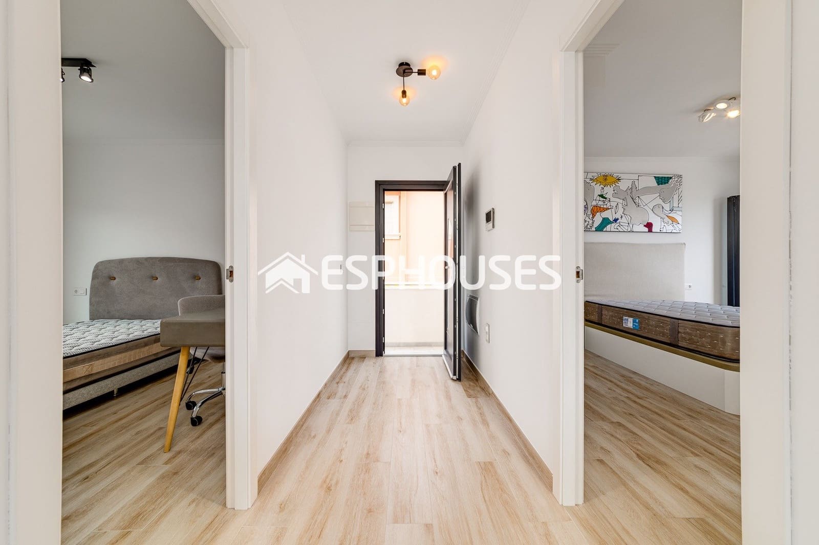 4 sypialnia Willa na sprzedaż w Torrevieja z basenem - 990 000 € (Ref: 10031651)