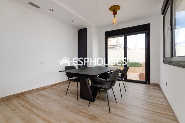 4 chambre Villa/Maison à vendre à Torrevieja avec piscine - 990 000 € (Ref: 10031651)