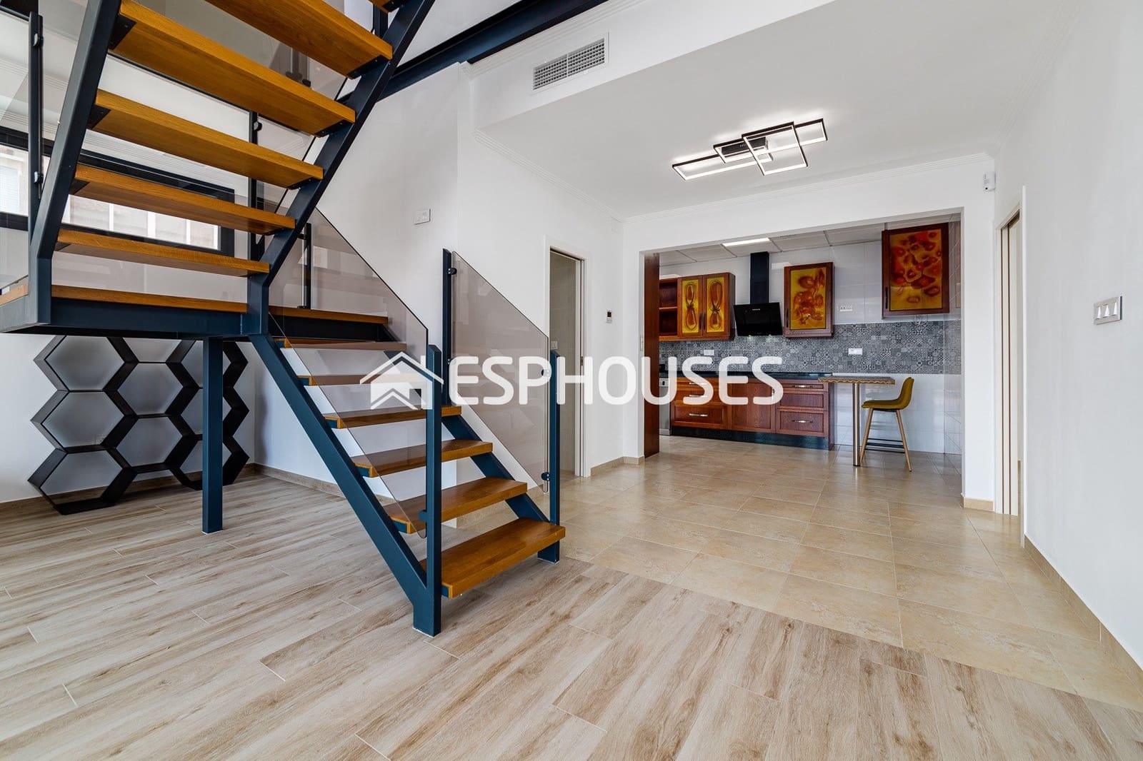 4 sypialnia Willa na sprzedaż w Torrevieja z basenem - 990 000 € (Ref: 10031651)