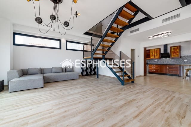 4 chambre Villa/Maison à vendre à Torrevieja avec piscine - 990 000 € (Ref: 10031651)