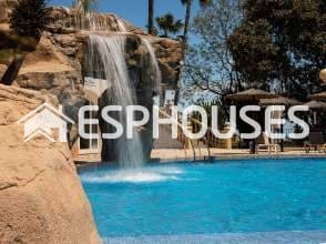 2 bedroom Semi-detached Villa for sale in Calpe / Calp with pool garage - € 270,000 (Ref: 10041823)