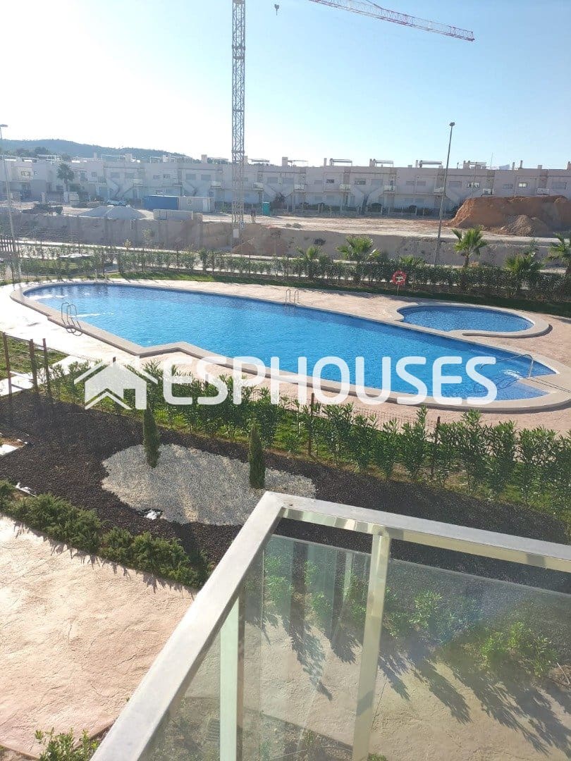 2 sovrum Lägenhet till salu i Entre Naranjos med pool - 269 900 € (Ref: 10041985)