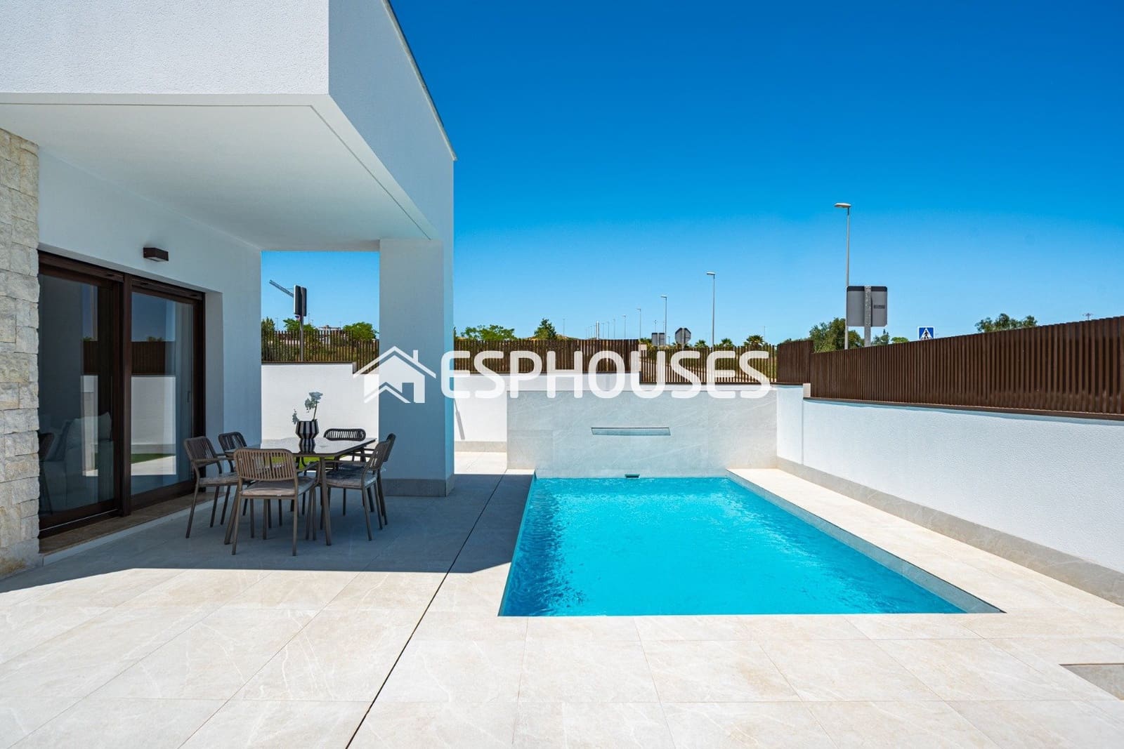 Chalet de 4 habitaciones en Entre Naranjos en venta con piscina garaje - 649.000 € (Ref: 10041988)