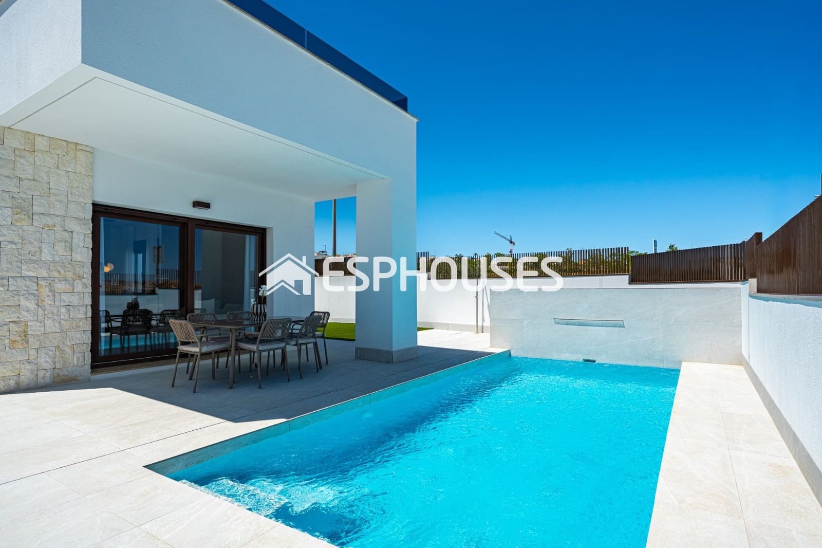 Chalet de 4 habitaciones en Entre Naranjos en venta con piscina garaje - 649.000 € (Ref: 10041988)