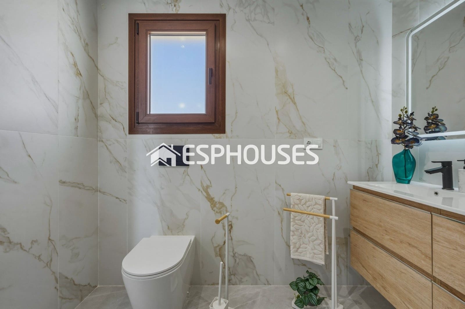 Chalet de 4 habitaciones en Entre Naranjos en venta con piscina garaje - 649.000 € (Ref: 10041988)