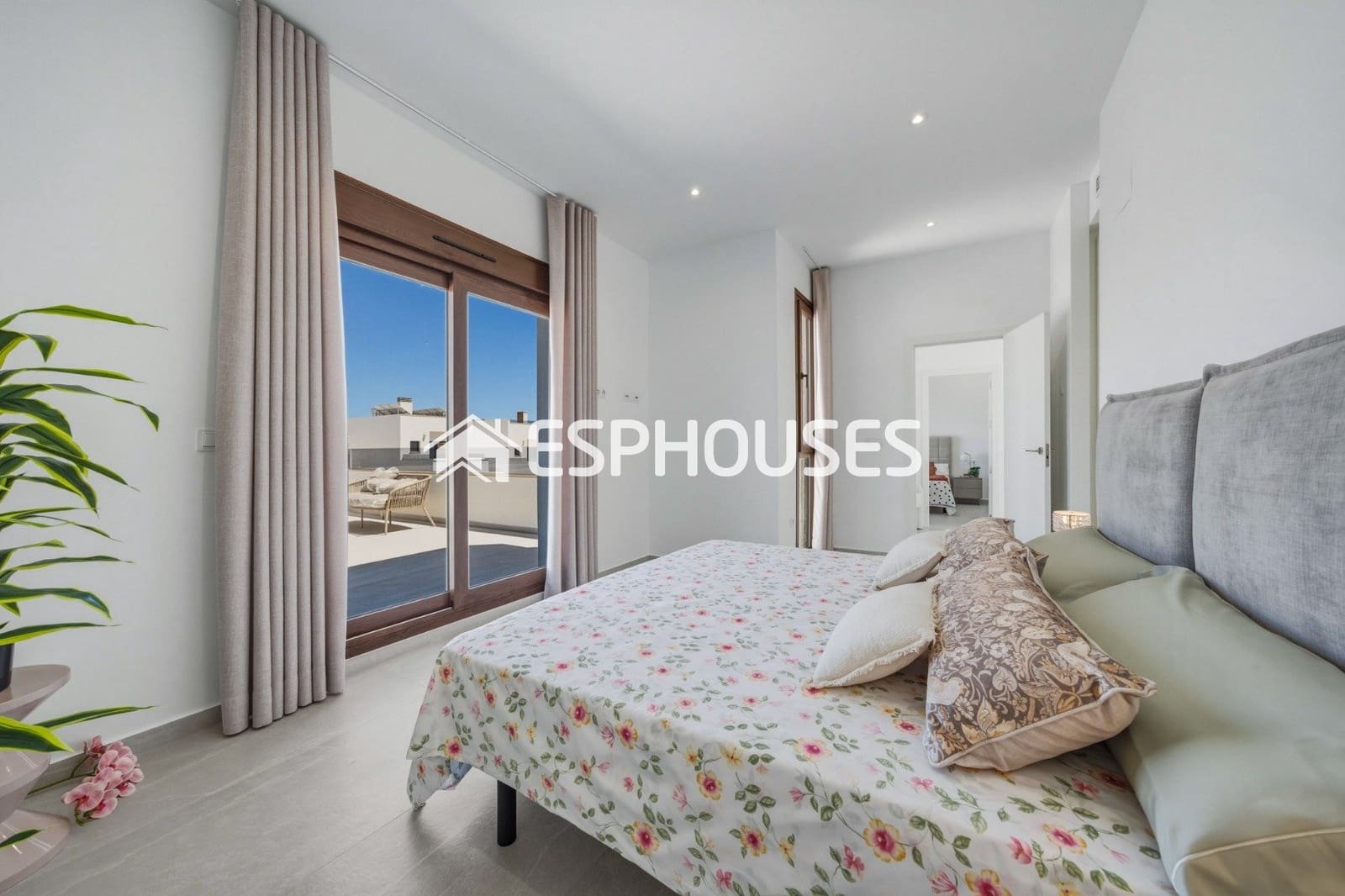 Chalet de 4 habitaciones en Entre Naranjos en venta con piscina garaje - 649.000 € (Ref: 10041988)