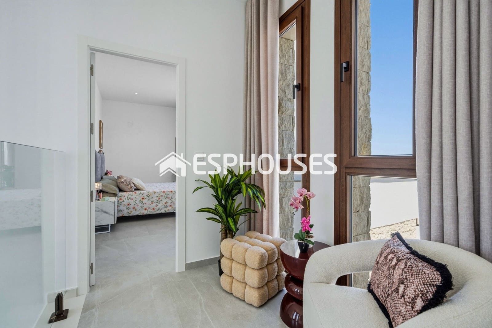 Chalet de 4 habitaciones en Entre Naranjos en venta con piscina garaje - 649.000 € (Ref: 10041988)