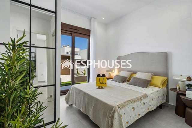 Chalet de 4 habitaciones en Entre Naranjos, Orihuela en venta con piscina garaje - 649.000 € (Ref: 10041988)