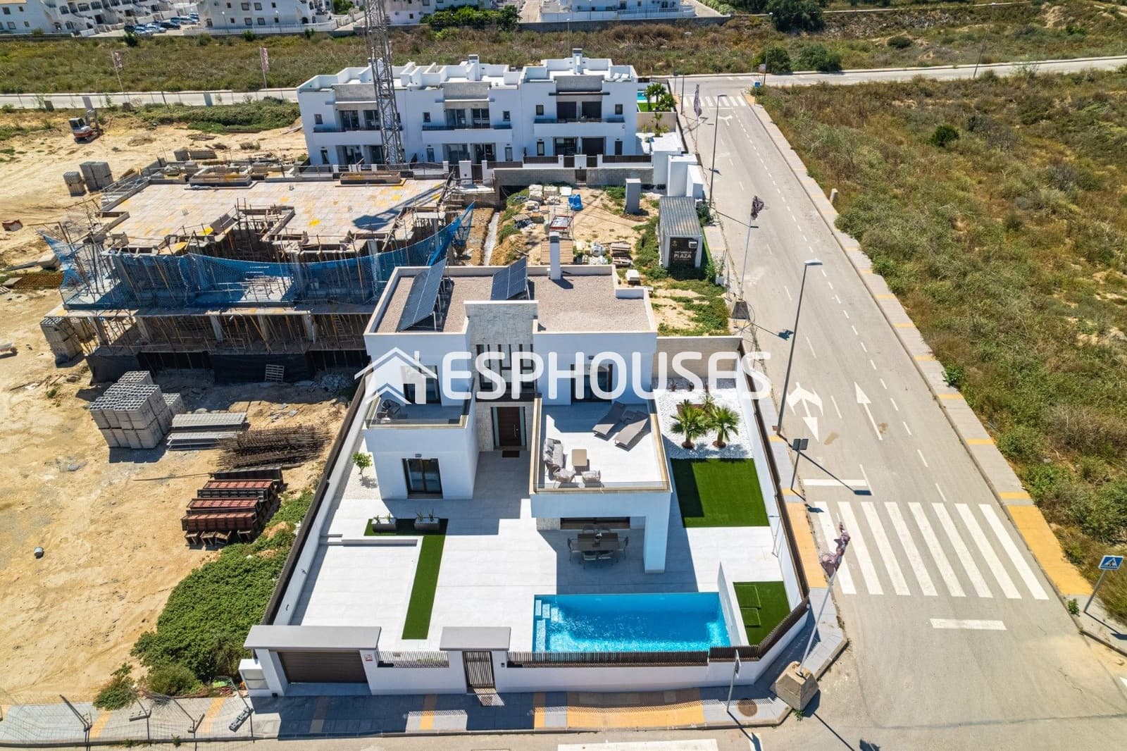 Chalet de 4 habitaciones en Entre Naranjos en venta con piscina garaje - 649.000 € (Ref: 10041988)