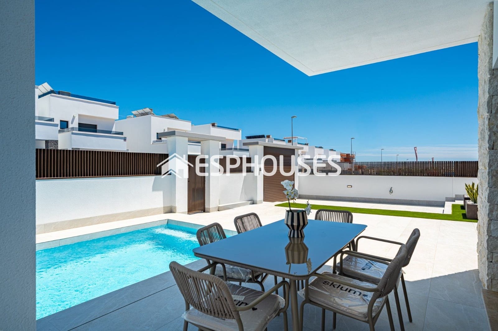 Chalet de 4 habitaciones en Entre Naranjos en venta con piscina garaje - 649.000 € (Ref: 10041988)