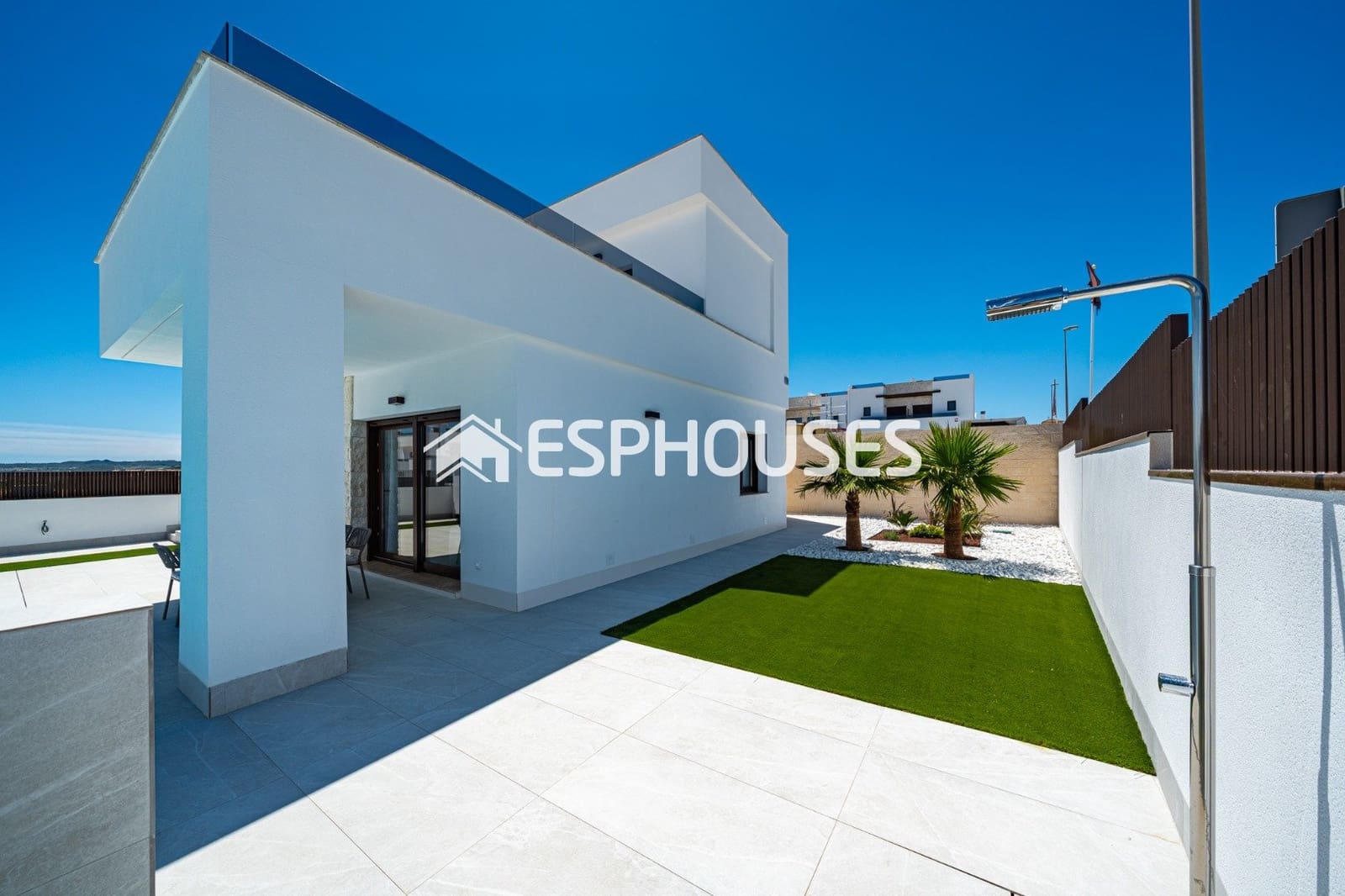 Chalet de 4 habitaciones en Entre Naranjos en venta con piscina garaje - 649.000 € (Ref: 10041988)