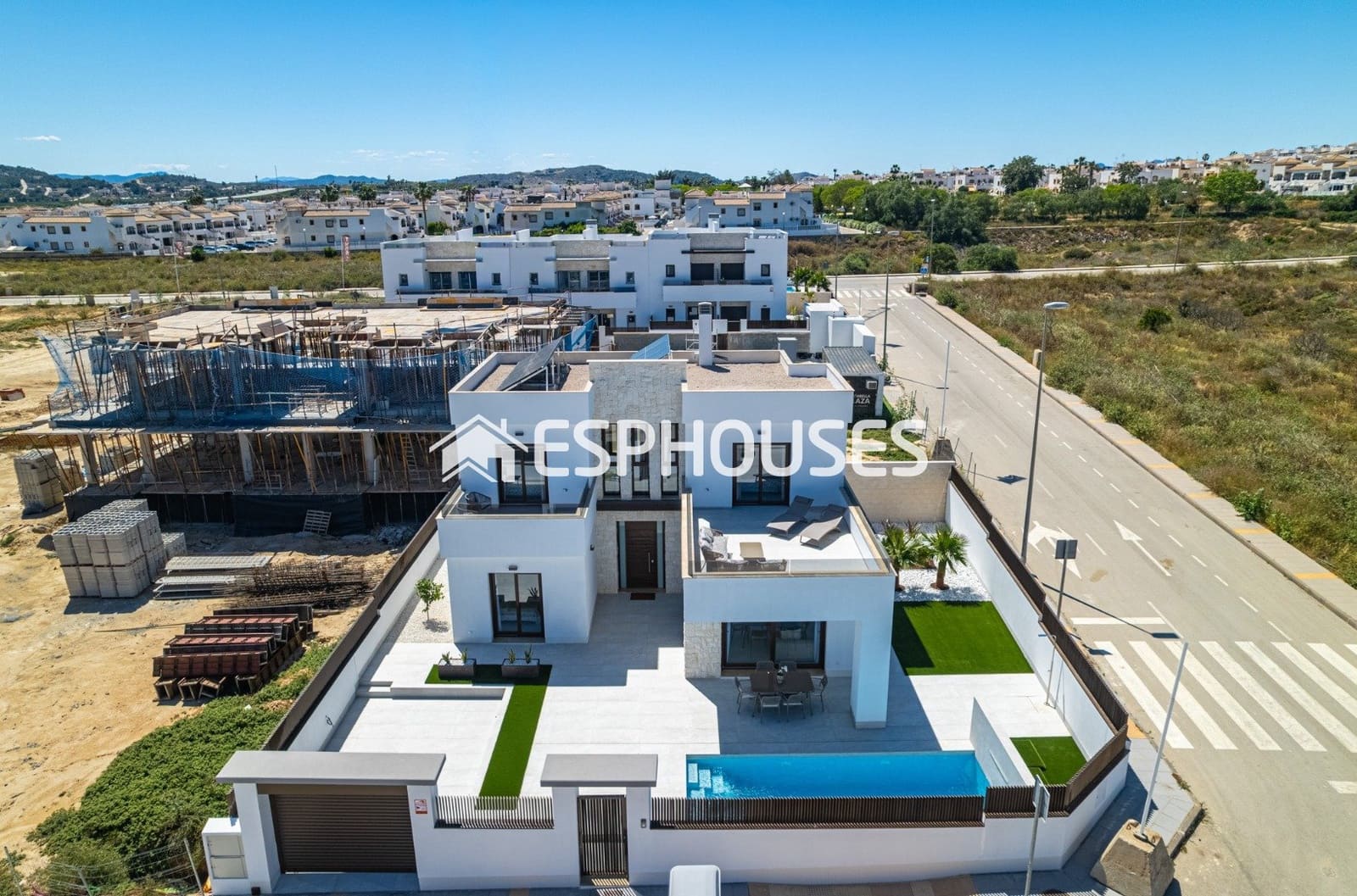Chalet de 4 habitaciones en Entre Naranjos en venta con piscina garaje - 649.000 € (Ref: 10041988)