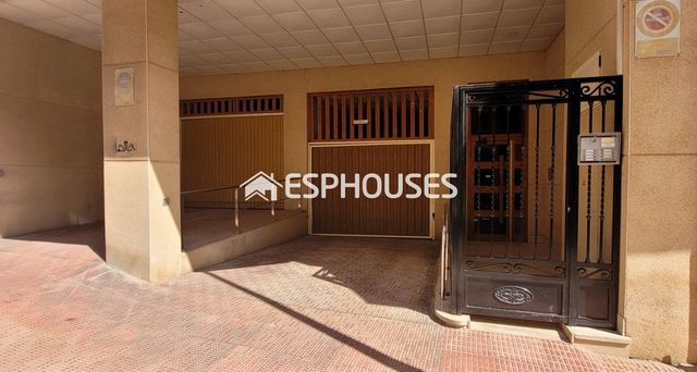 Garaje en Zona Pueblo, Guardamar del Segura en venta - 12.000 € (Ref: 10106530)