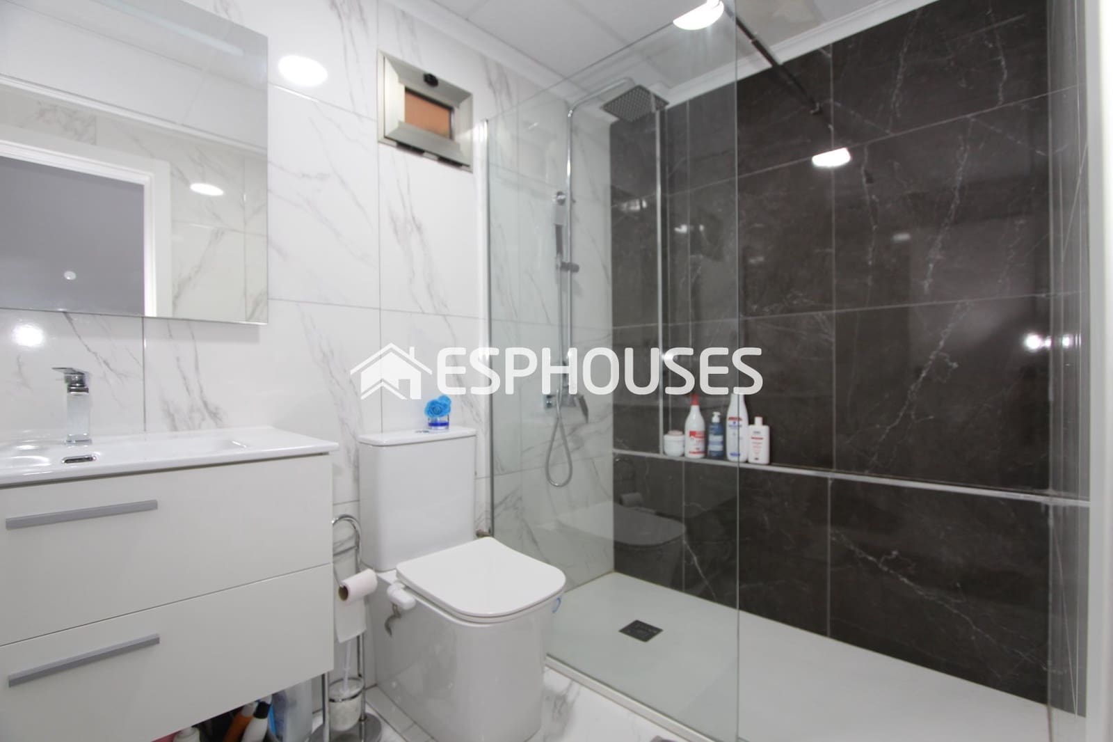 2 quarto Apartamento para venda em Guardamar del Segura com piscina - 198 000 € (Ref: 10106533)