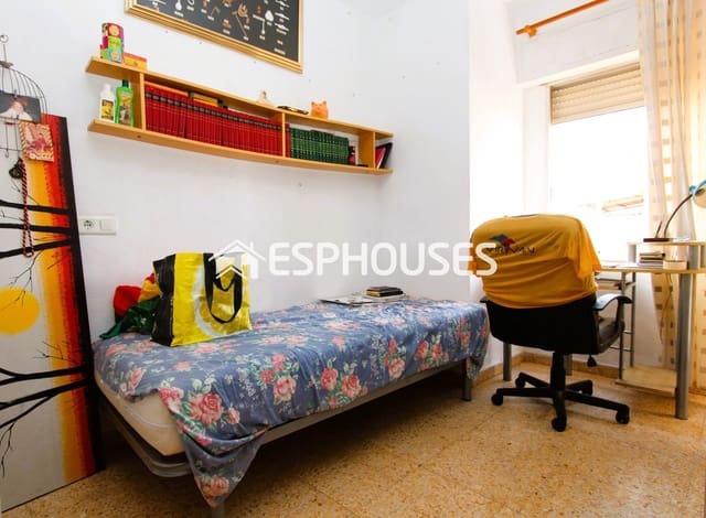 4 soveværelse Lejlighed til salg i Zona Pueblo, Guardamar del Segura med garage - € 245.990 (Ref: 10110319)