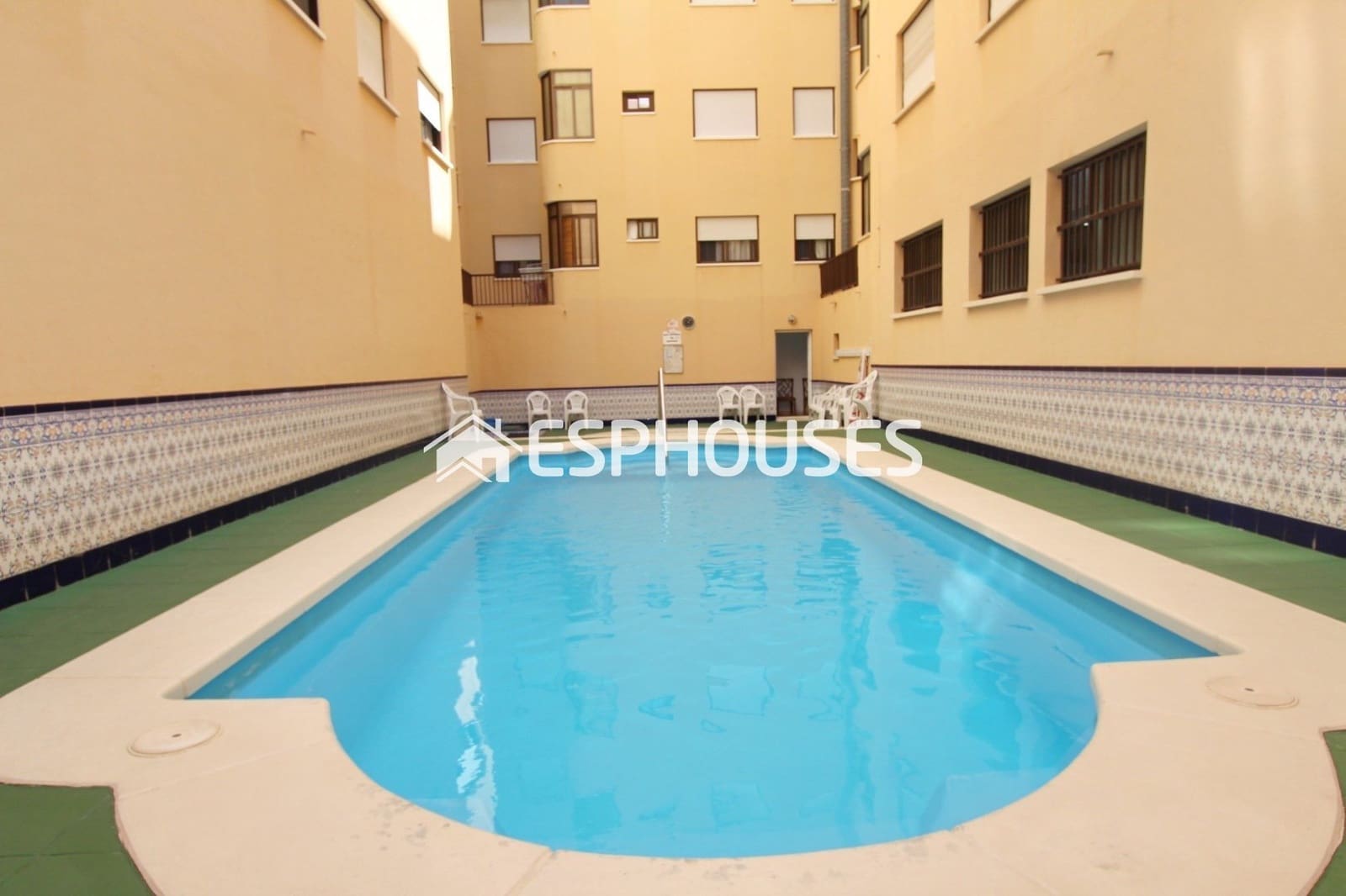 2 quarto Apartamento para venda em Guardamar del Segura com piscina garagem - 200 000 € (Ref: 10113500)