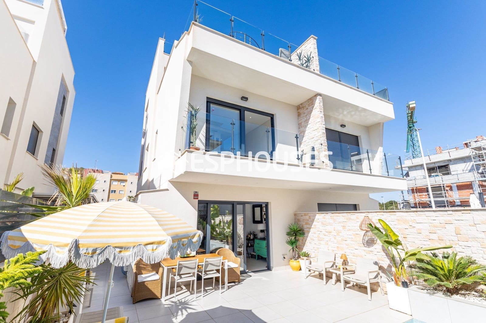 4 sypialnia Dom na sprzedaż w Guardamar del Segura z basenem - 760 000 € (Ref: 10117480)