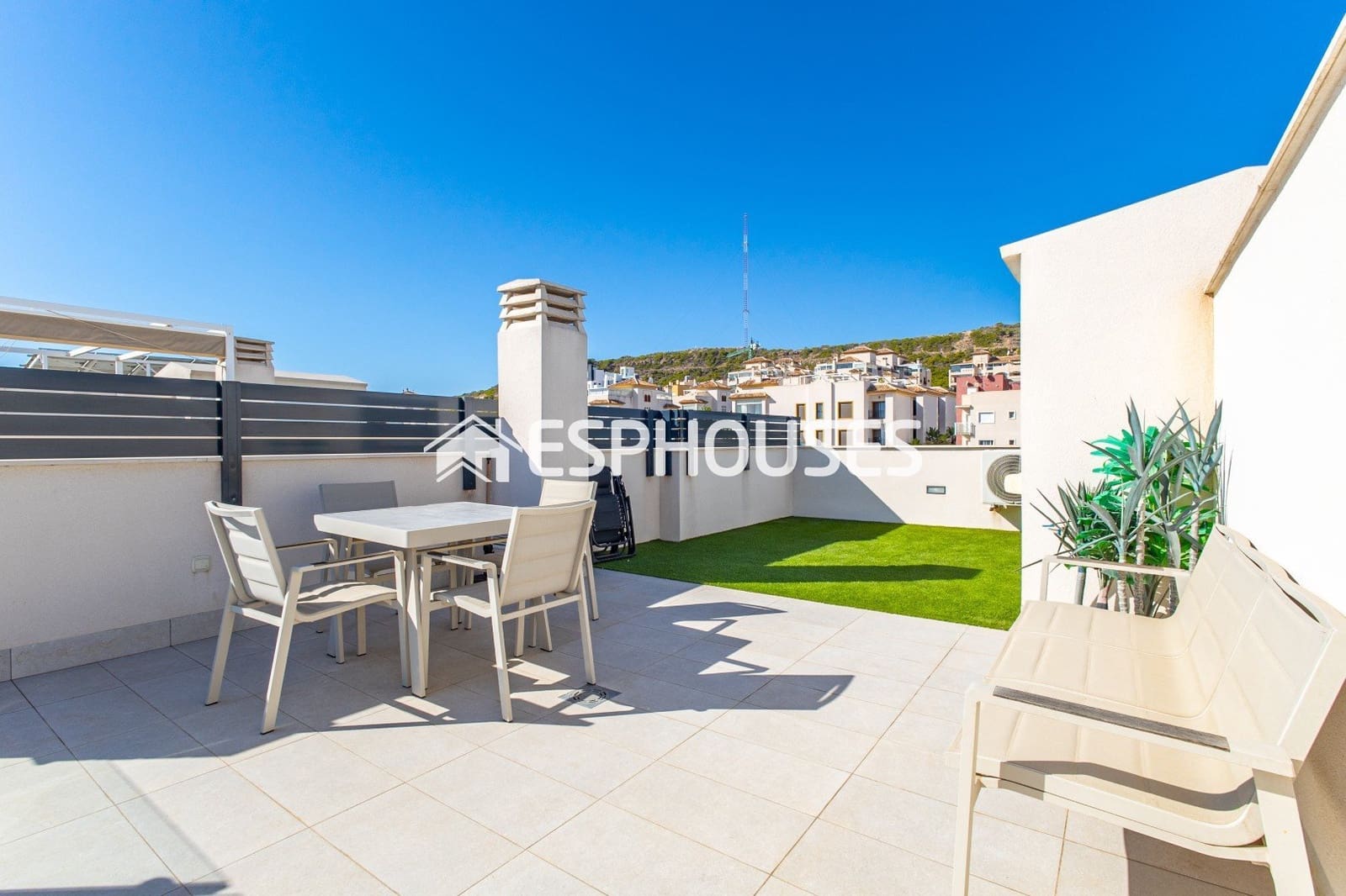 4 sypialnia Dom na sprzedaż w Guardamar del Segura z basenem - 760 000 € (Ref: 10117480)