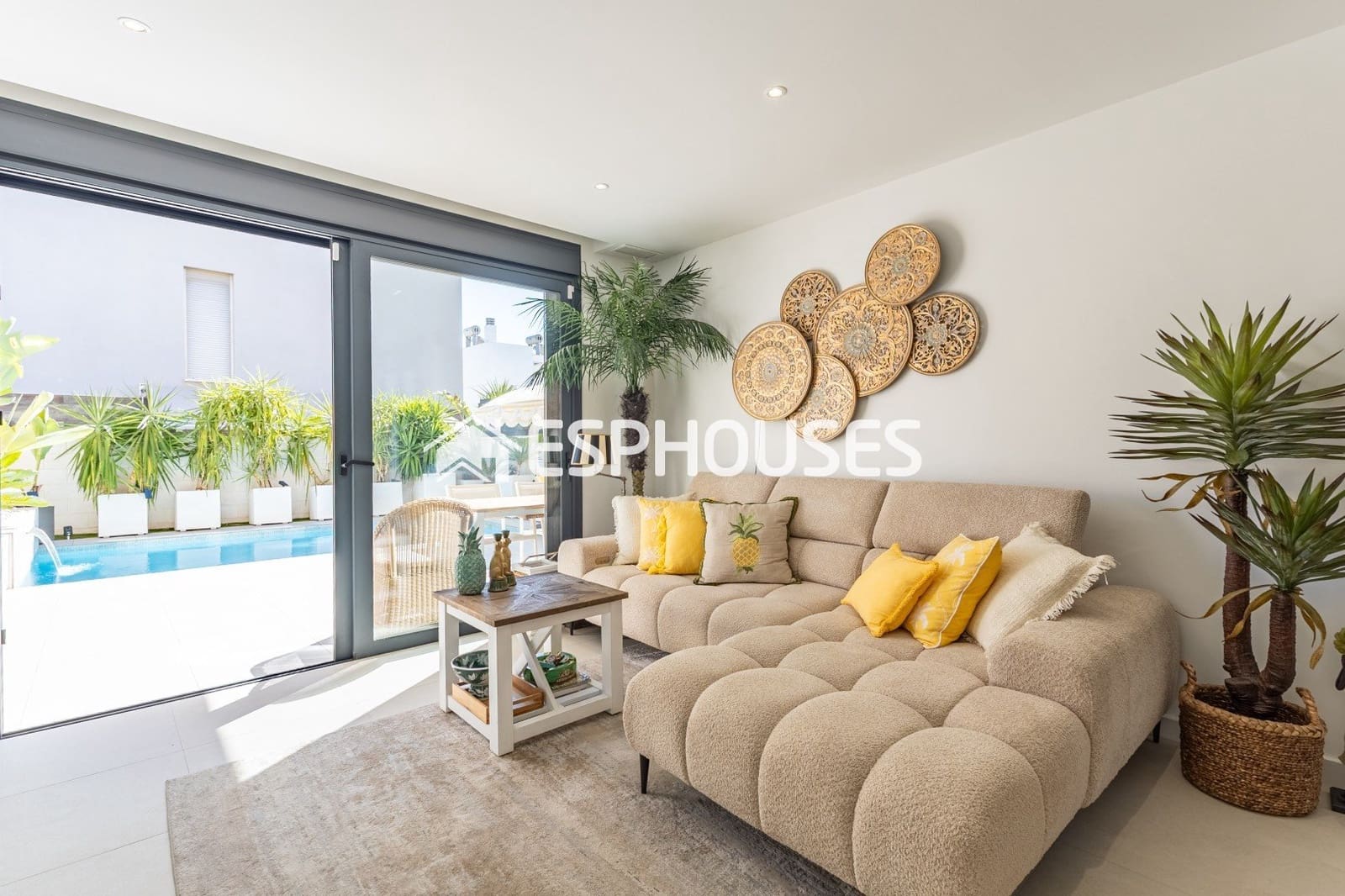 4 sypialnia Dom na sprzedaż w Guardamar del Segura z basenem - 760 000 € (Ref: 10117480)
