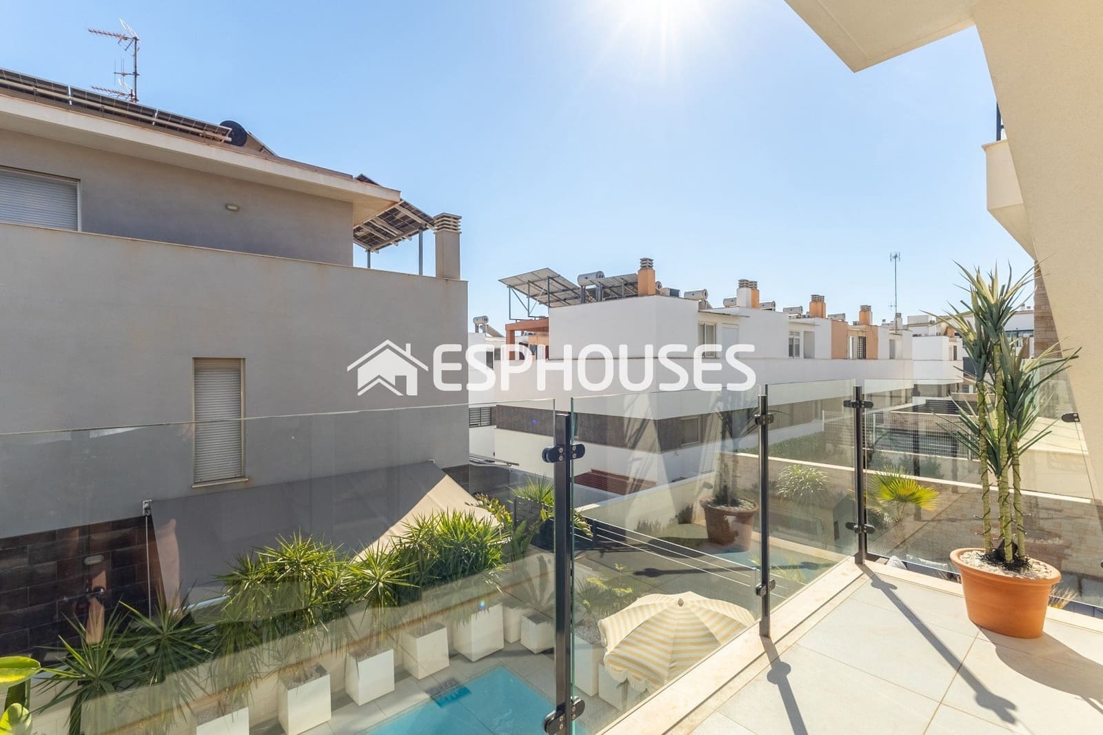 4 sypialnia Dom na sprzedaż w Guardamar del Segura z basenem - 760 000 € (Ref: 10117480)