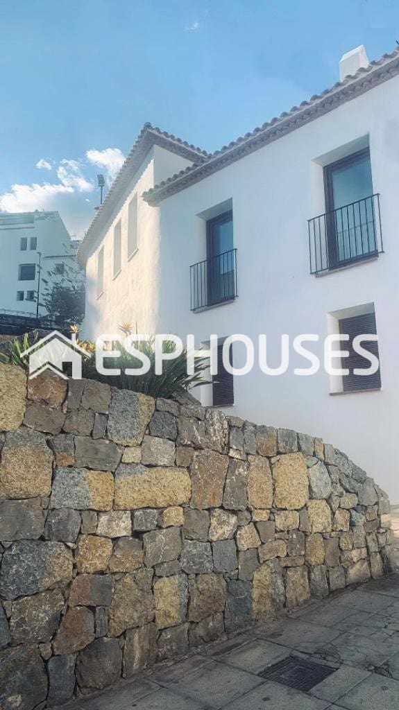 2 bedroom Apartment for sale in Altea with garage - € 449,000 (Ref: 10127296)