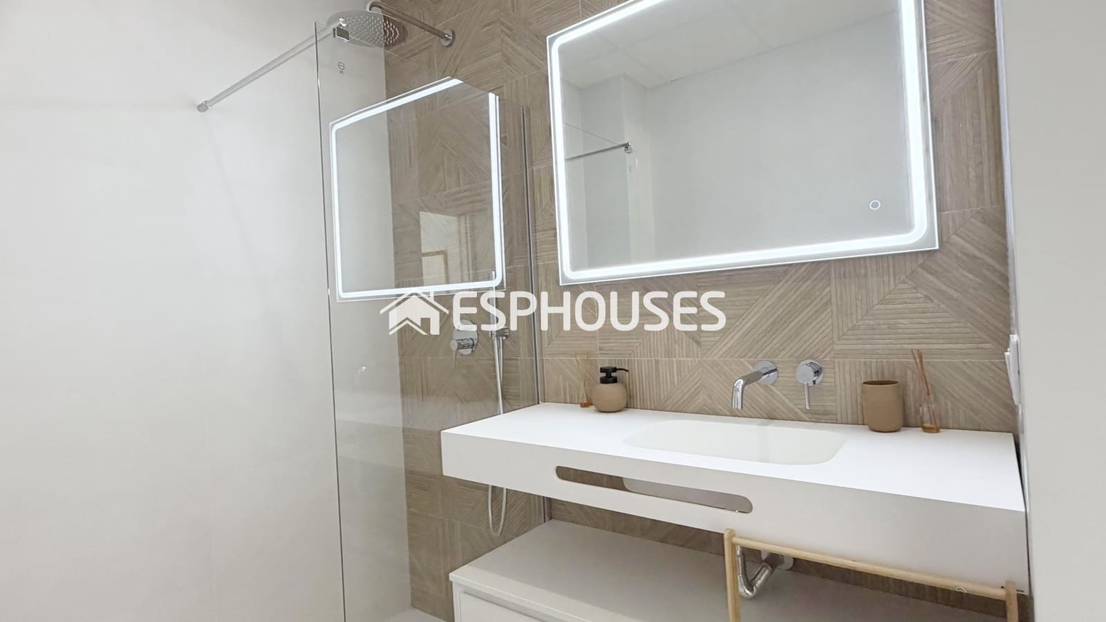 2 bedroom Apartment for sale in Altea with garage - € 449,000 (Ref: 10127296)
