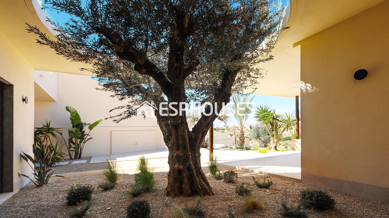 4 bedroom Villa for sale in San Fulgencio with pool garage - € 1,497,750 (Ref: 10160620)