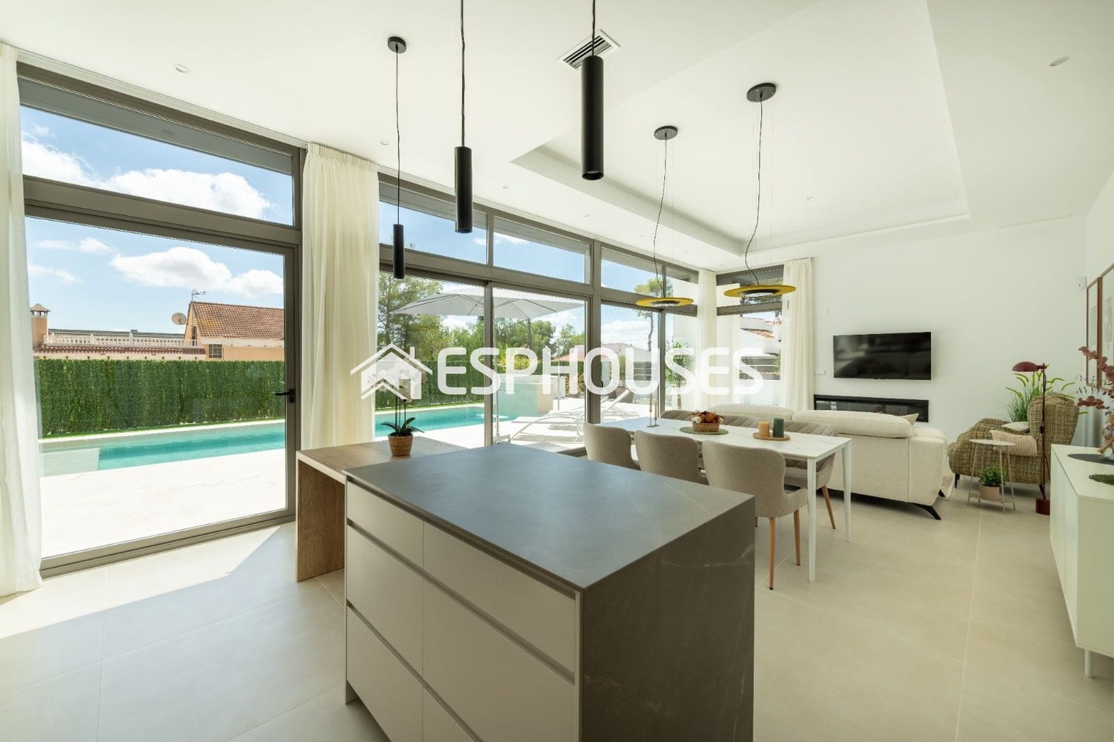 3 sypialnia Willa na sprzedaż w Pinar de Campoverde z basenem garażem - 825 000 € (Ref: 10172084)
